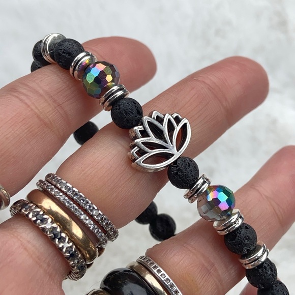 🔴 black lava & rainbow crystal + lotus flower - Picture 3 of 10